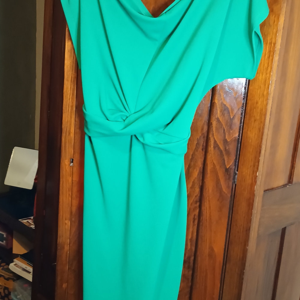 Gibson Latimer Vibrant Green Midi Dress